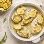 Citroen-rozemarijn kip met ratatouille
