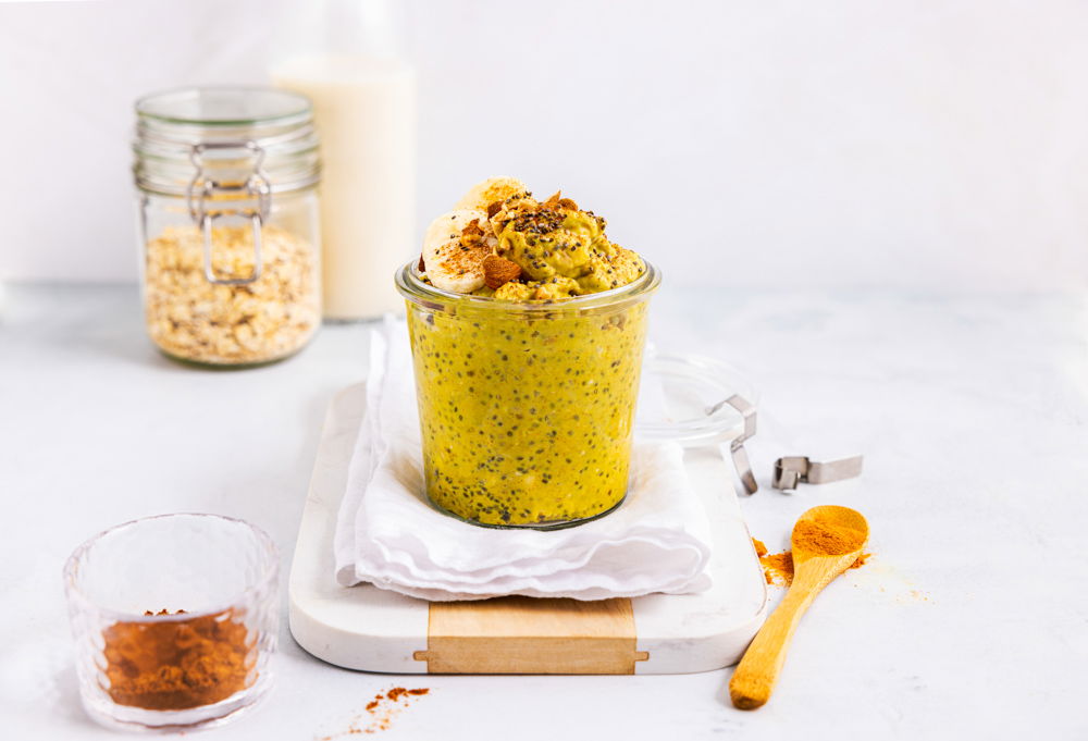 EV - kaneel & kurkuma - Overnight oats met kurkuma, pindakaas en banaan (2)