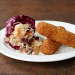 Oesterzwamkroket met frisse zuurkoolsalade