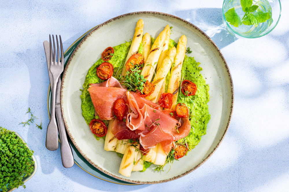 Gegrilde Witte Asperges Met Doperwtenpuree