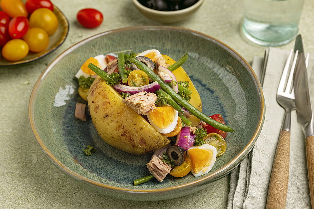Loaded potato Niçoise
