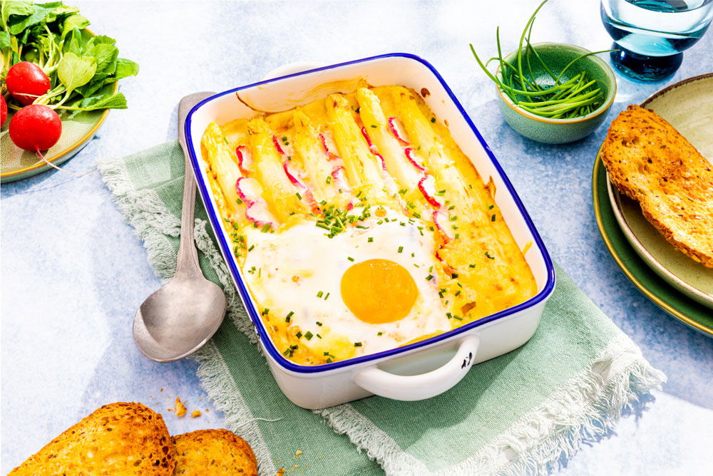 Ovenschotel met asperges en radijs