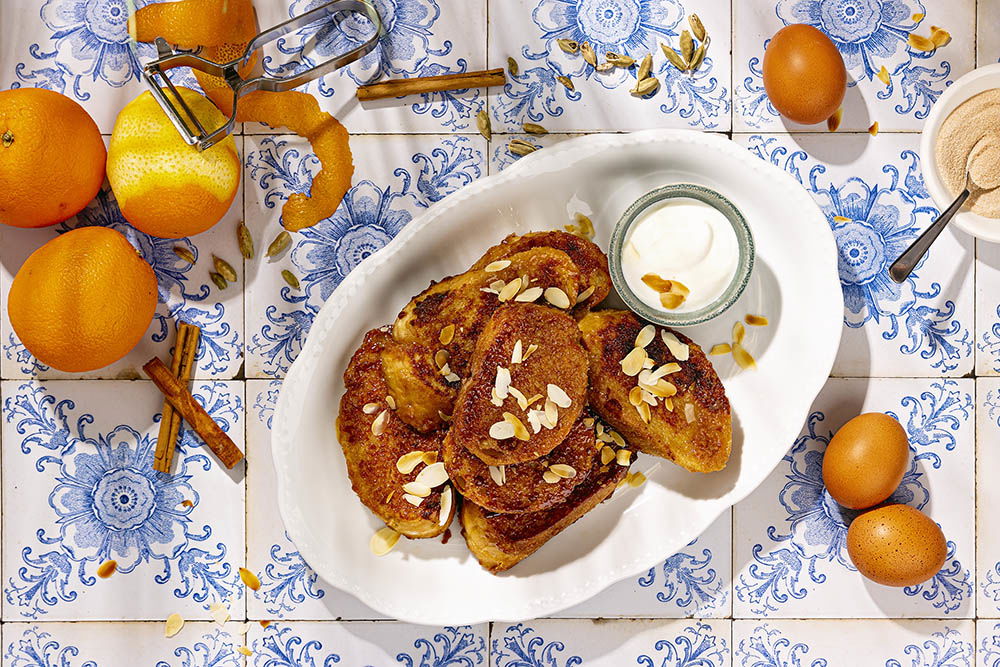 Torrijas met Griekse yoghurt en amandel