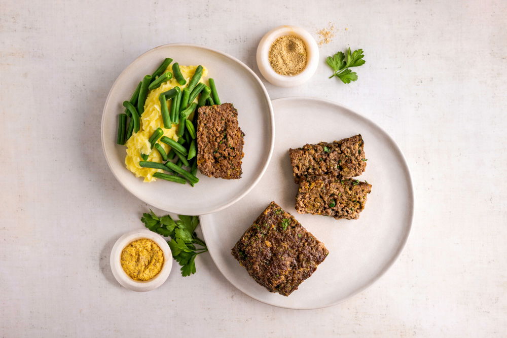 Gehaktbrood met aardappelpuree en sperziebonen