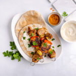 Shashlicks met Libanees brood en knoflooksaus