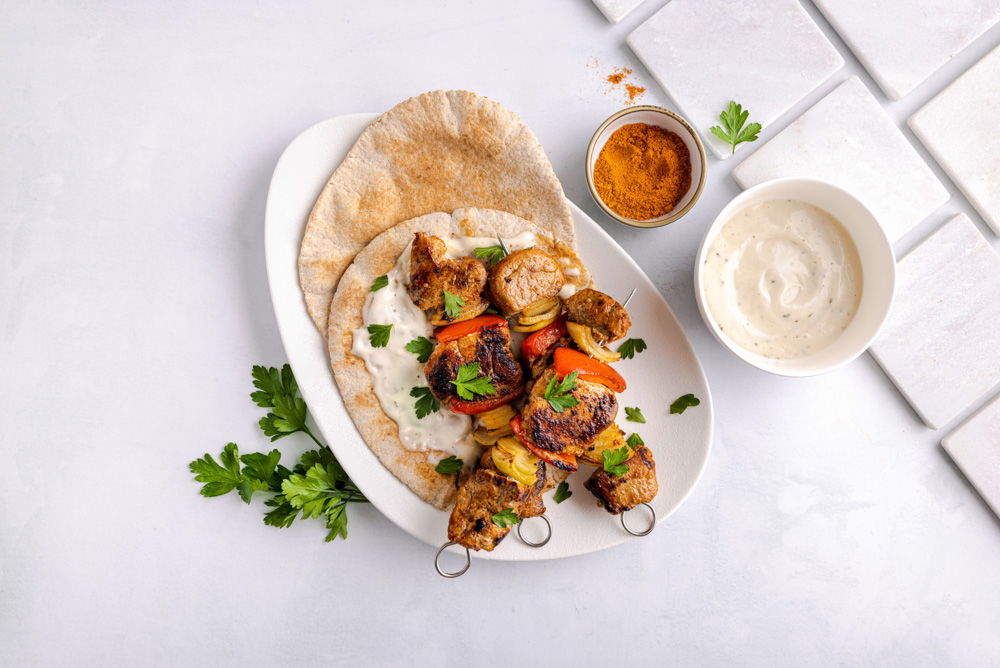 Shashlicks met Libanees brood en knoflooksaus