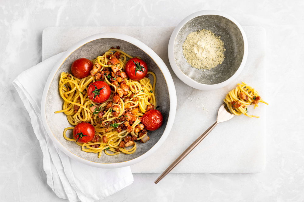 Spaghetti carbonara met pancetta en peterselie