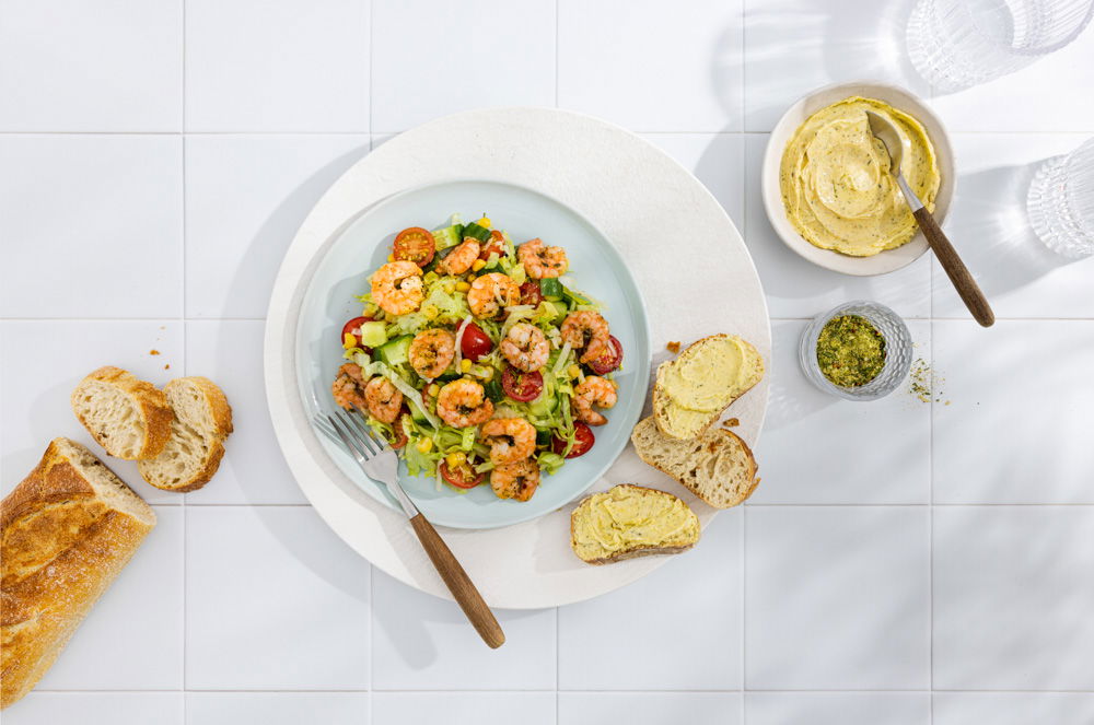 Budget Mix Voor Scampi & Garnaal Salade Met Scampi’s, Stokbrood En Kruidenboter (2)