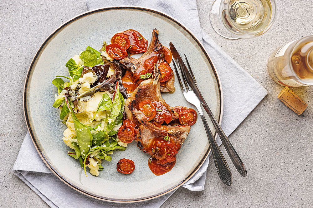 Lamskotelet met zoete tomaatjes