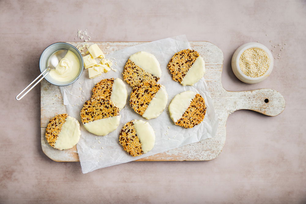 Sesamkletskoppen met witte chocolade