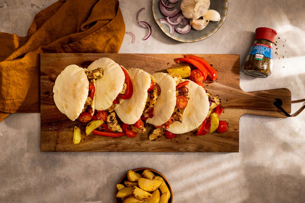 WSB Jamaican Jerk - Gemarineerde kipfilet met pitabrood en aardappelpartjes (1)