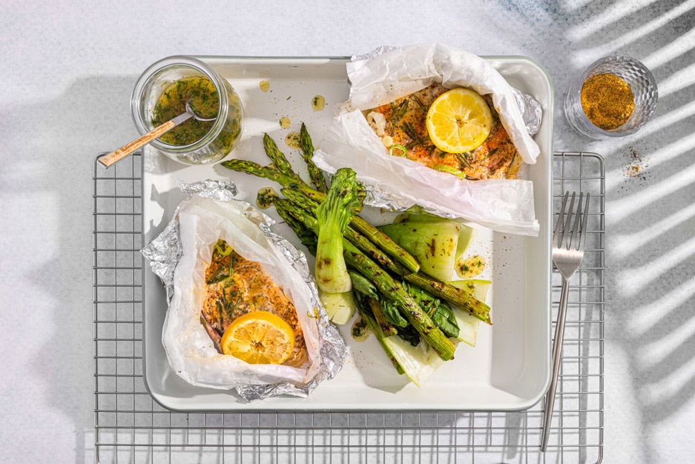 Zalm en papillote met geroosterde seizoensgroenten