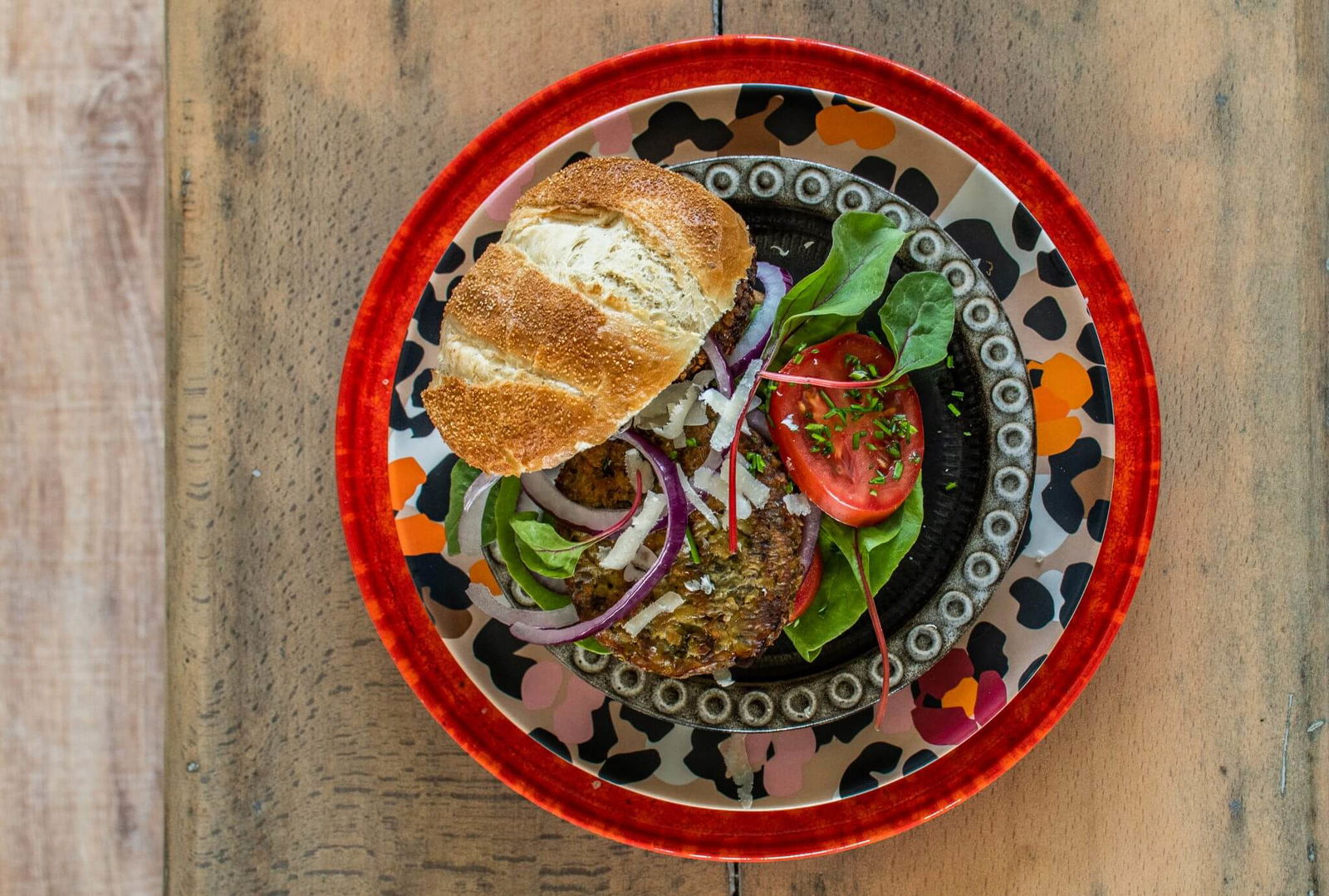 Oesterzwamburger met Parmezaanse kaas en zelfgemaakte dragon mayonaise