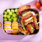 Lunchbox met sandwichsticks