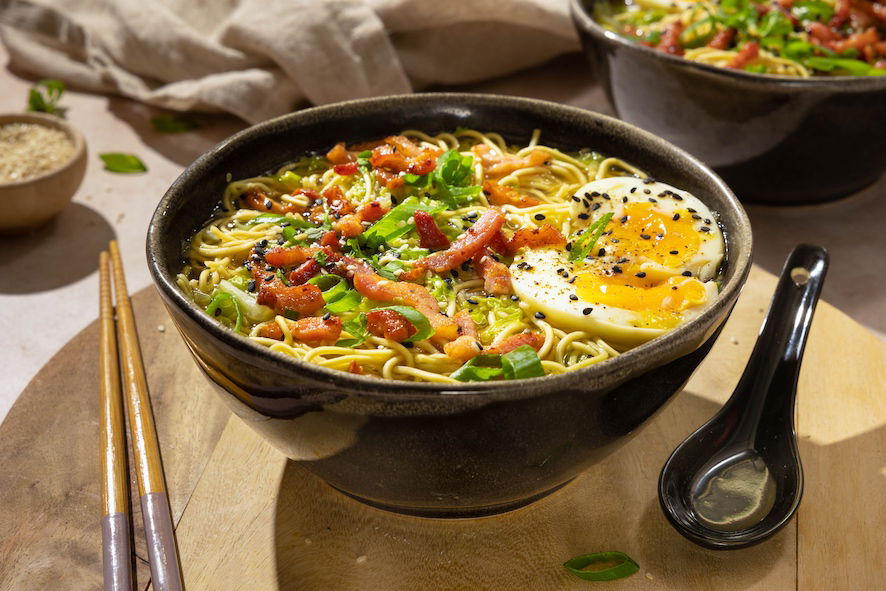 Ramen met spek, ei en Chinese kool