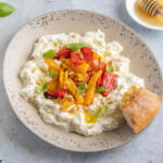 Stracciatella di burrata dip met geroosterde paprika
