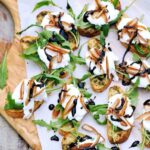 Bruschette met dadel en mozzarella