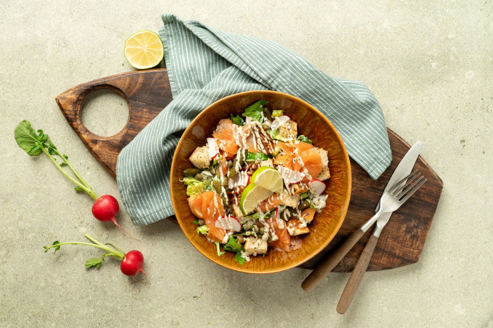 zomerse salade met gerookte zalm