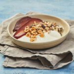 Yoghurt met stoofpeertjes en muesli