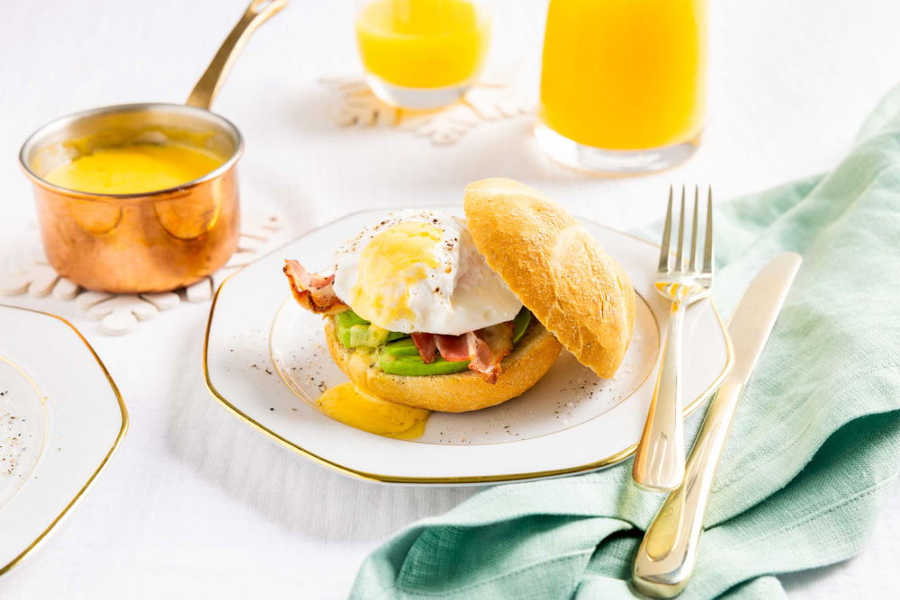 Egg Benedict Met Krokante Spek En Avocado 2