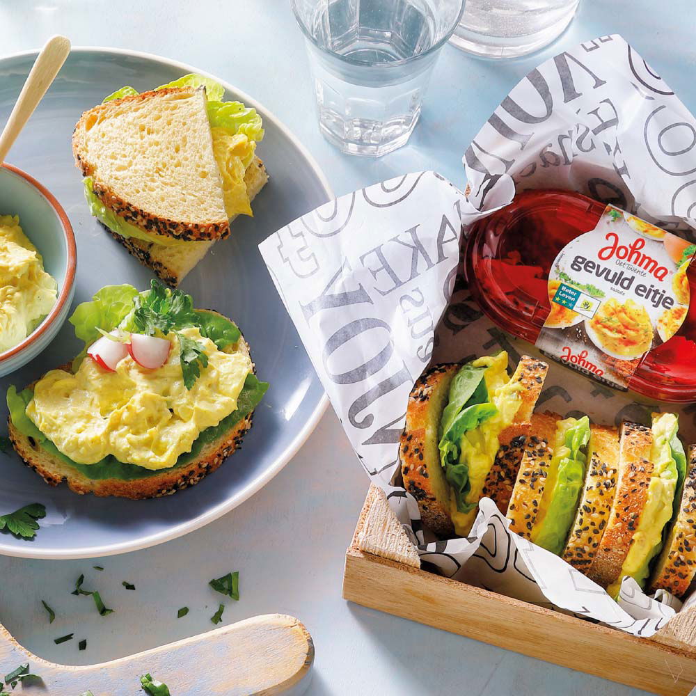 gevuld eitjesalade op boterham