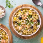 Griekse orzo met scampi en feta