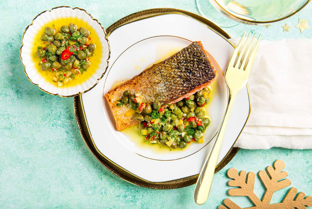 krokante zalmfilet met kappertjes-citroensalsa