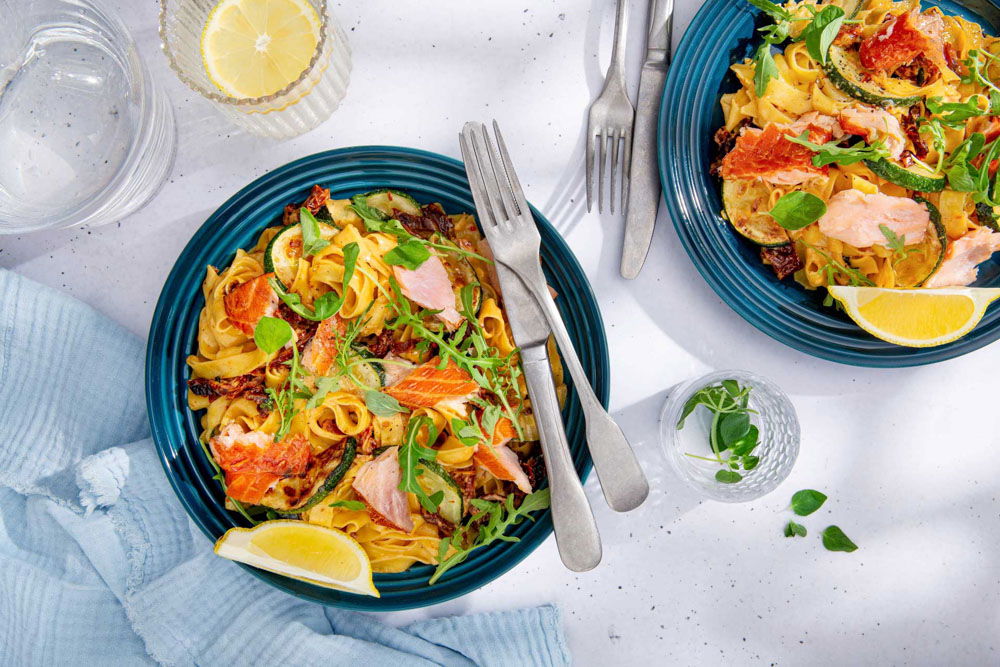 Tagliatelle met warmgerookte zalm