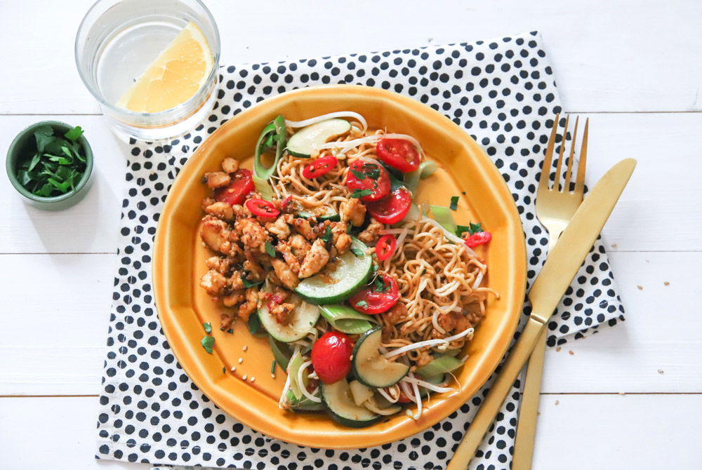 mie met groenten en tempeh