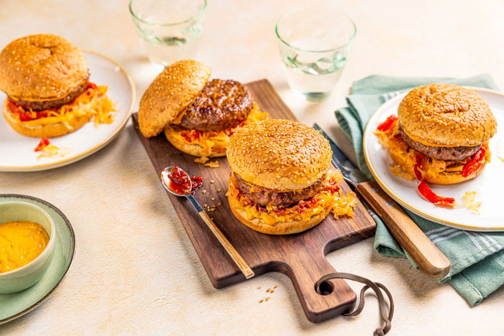 Broodje Hamburger Met Pittige Zuurkool