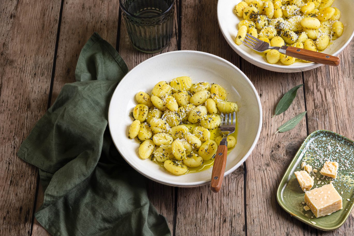 Zelfgemaakte gnocchi met salieboter