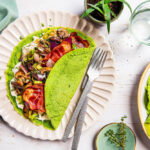 Hartige spinaziepannenkoeken met champignons