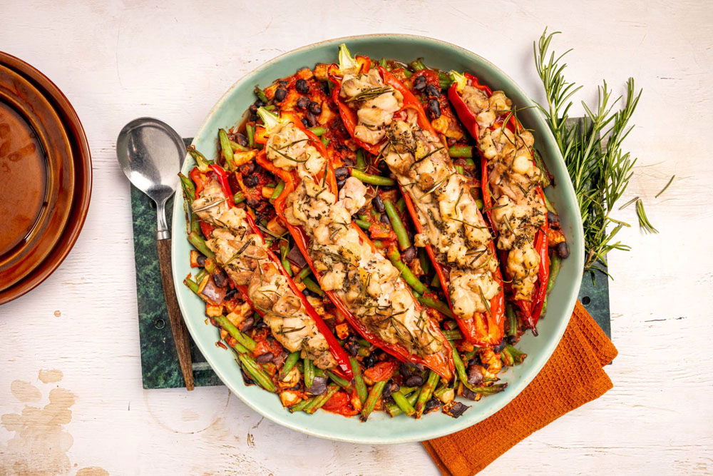 Puntpaprikaschotel met zwarte bonen