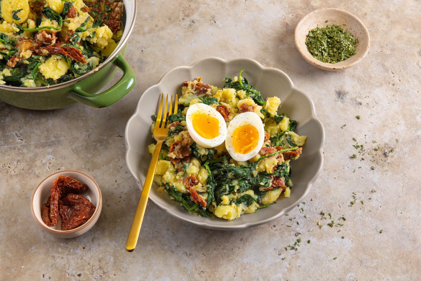 spinaziestampppot met zongedroogde tomaat