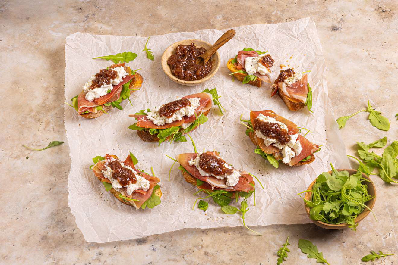 crostini met vijgenjam en parmaham