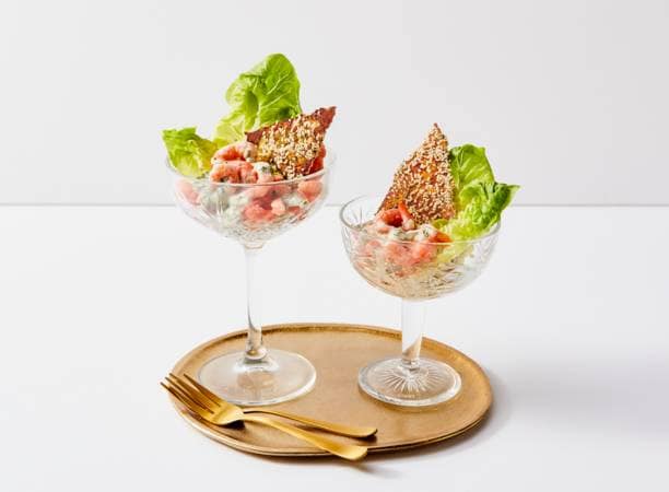 Garnalencocktail met limoenmayonaise en sesamtoast