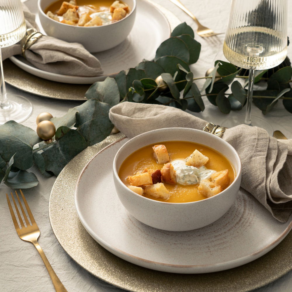 Pompoensoep met peterselieroom en knoflookcroutons