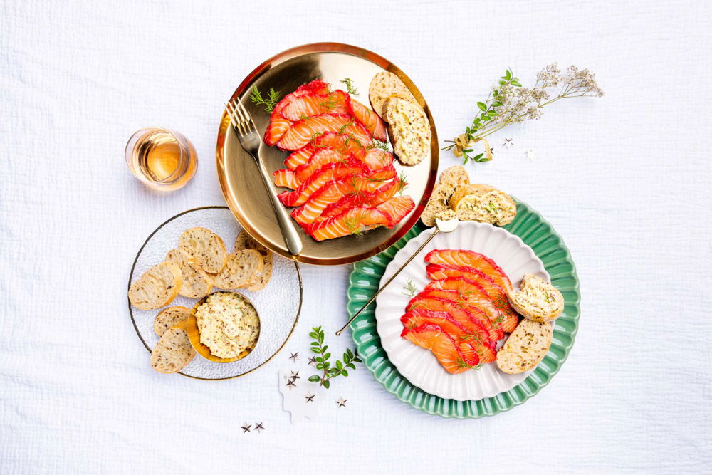 in bietensap ingelegde zalm
