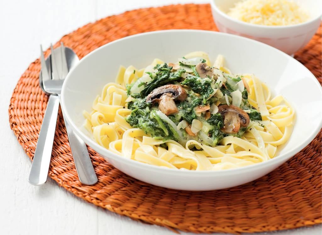tagliatelle met spinazie zalmsaus