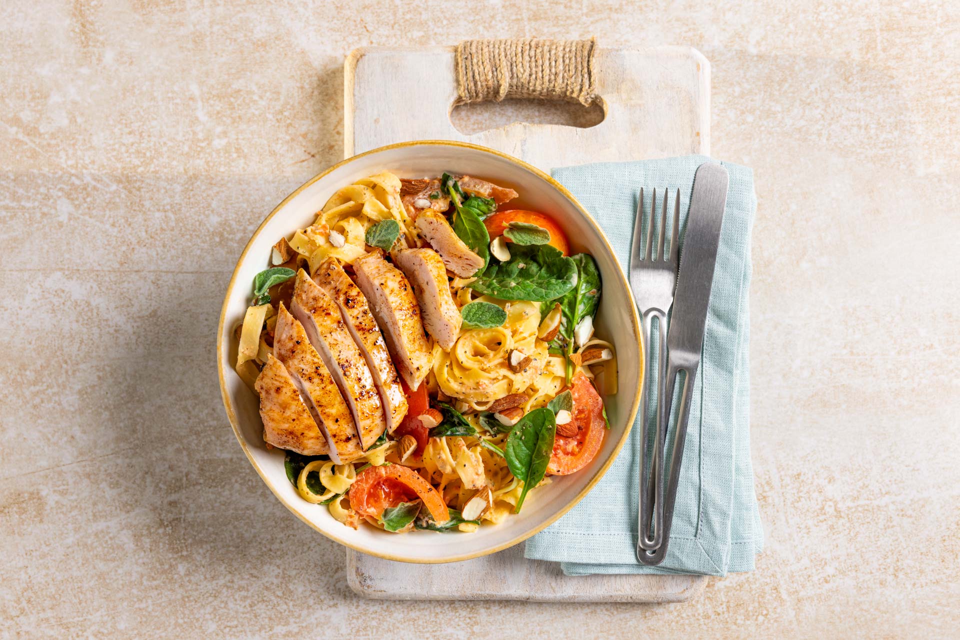 Romige Spinazie Pasta Met Amandelen 02