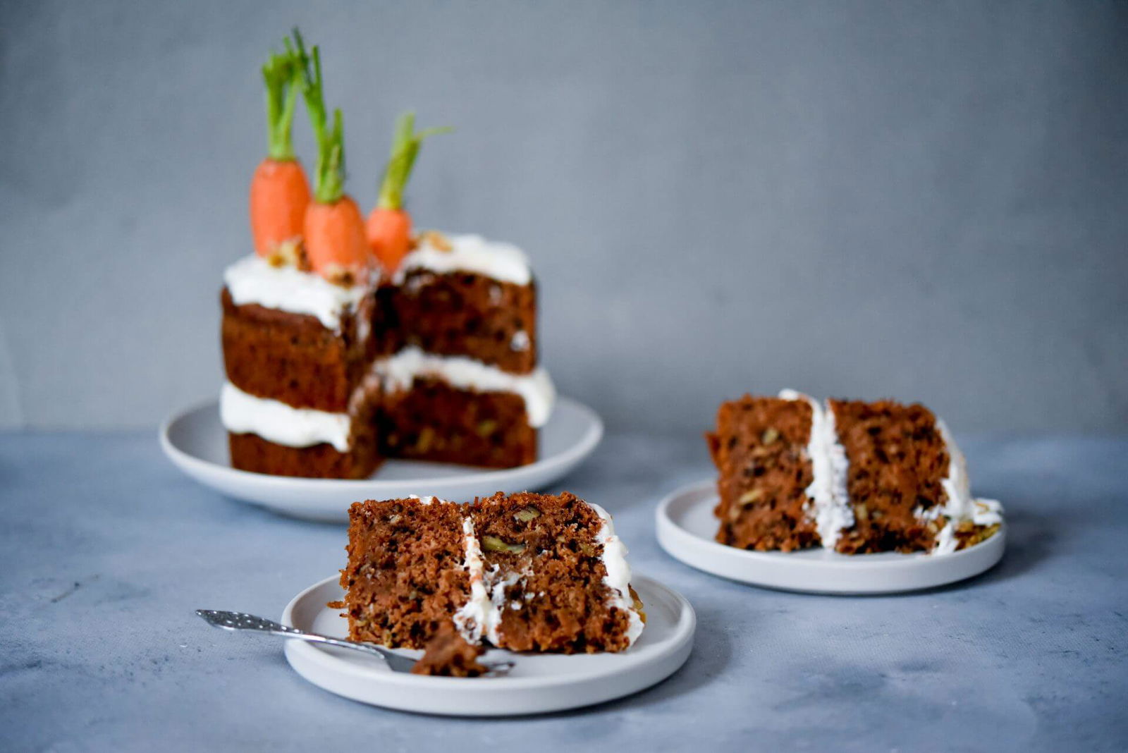 Worteltjestaart met walnoten