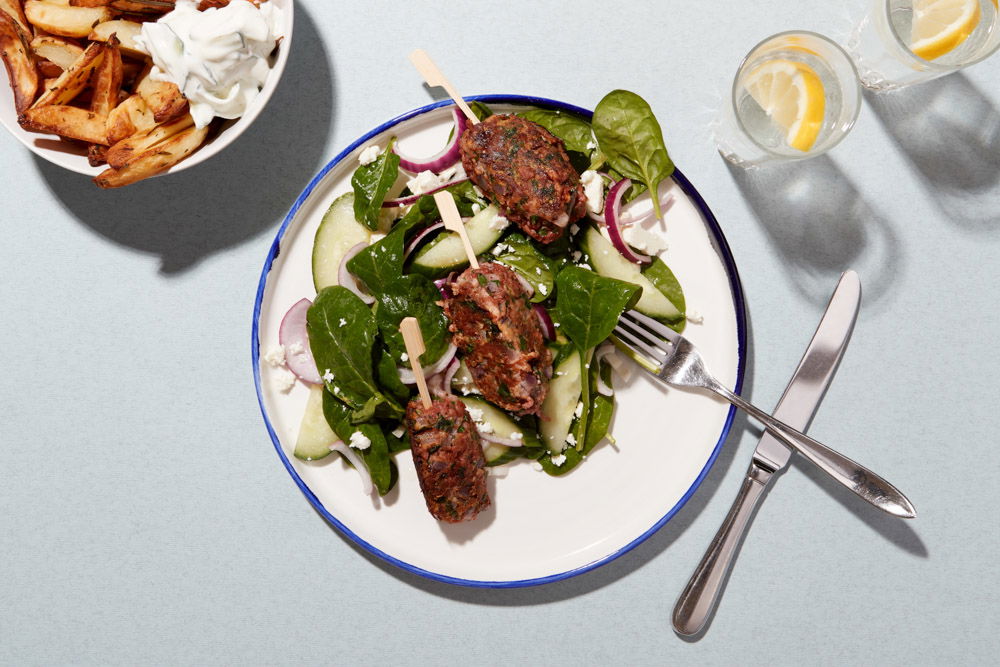 Griekse kofta met spinaziesalade