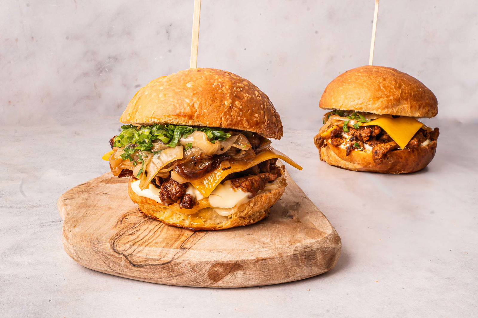 Brioche Buns Steak Liggend Low Res NIEUW