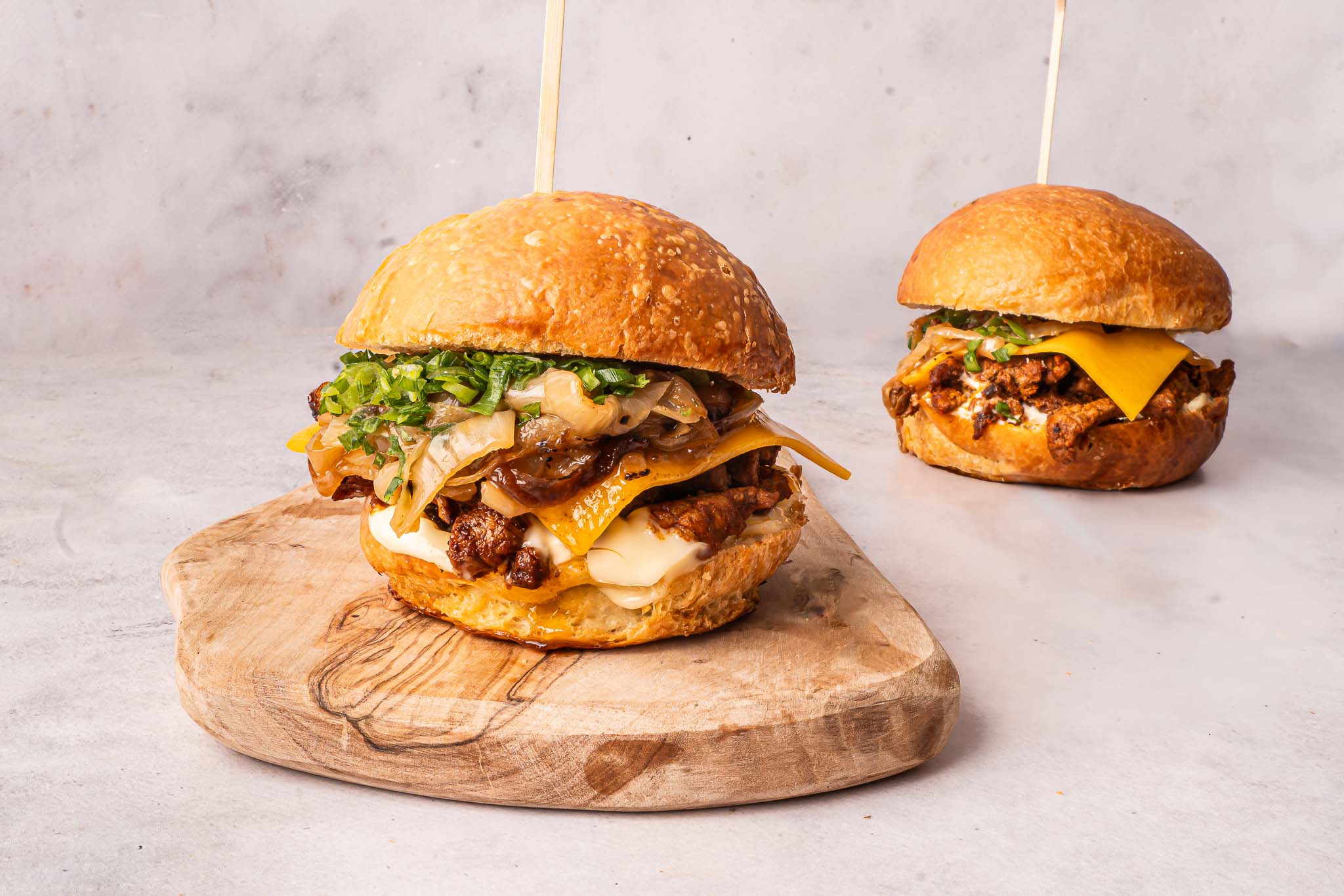 Brioche Buns Steak Liggend Low Res NIEUW