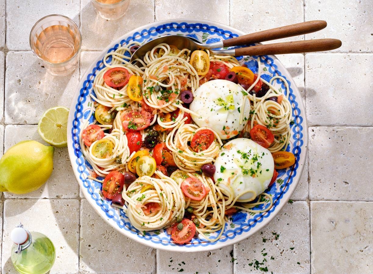 Pasta Puttanesca Met Burrata