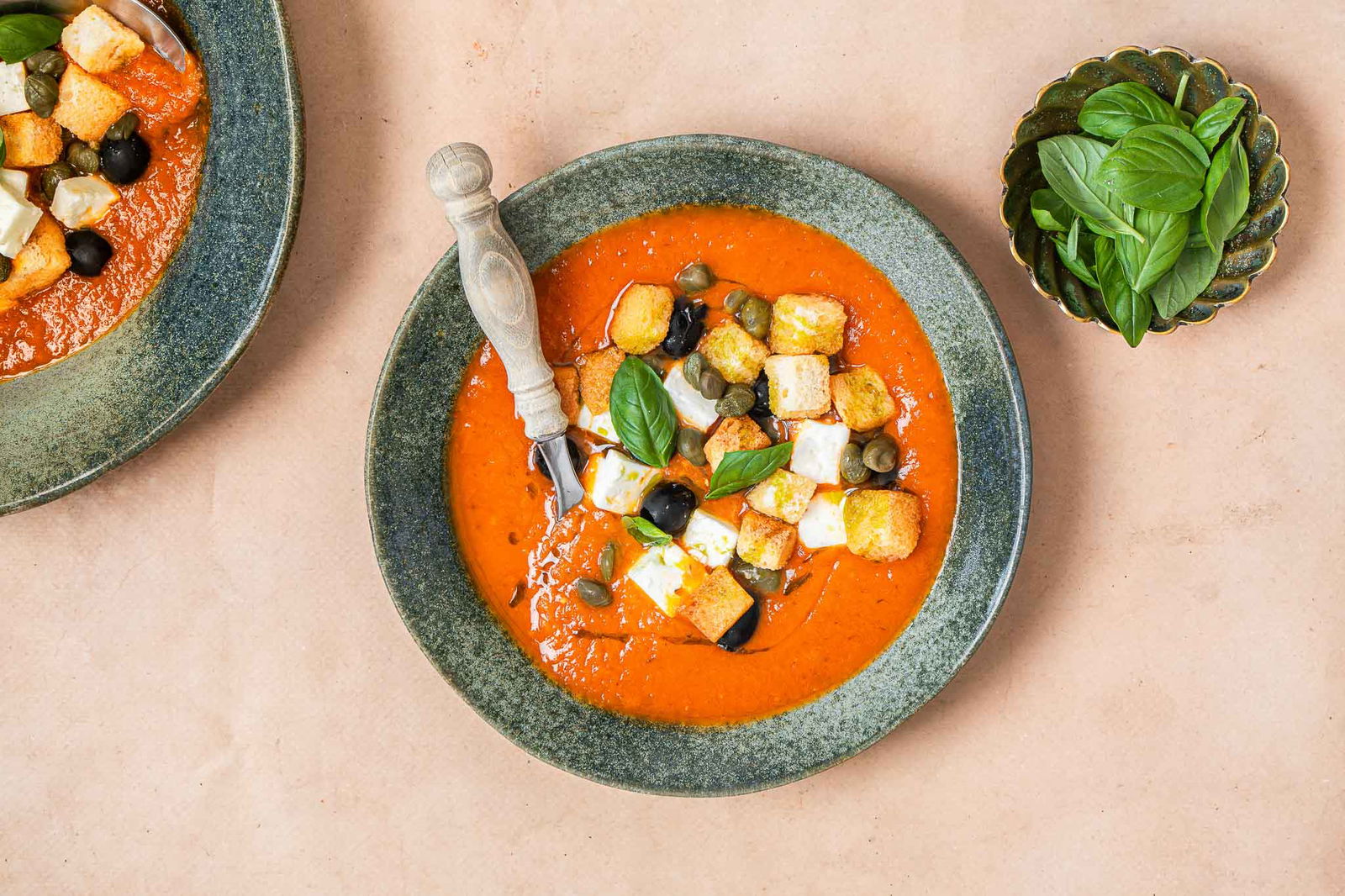 Gazpacho Met Olijf Liggend Low Res 2