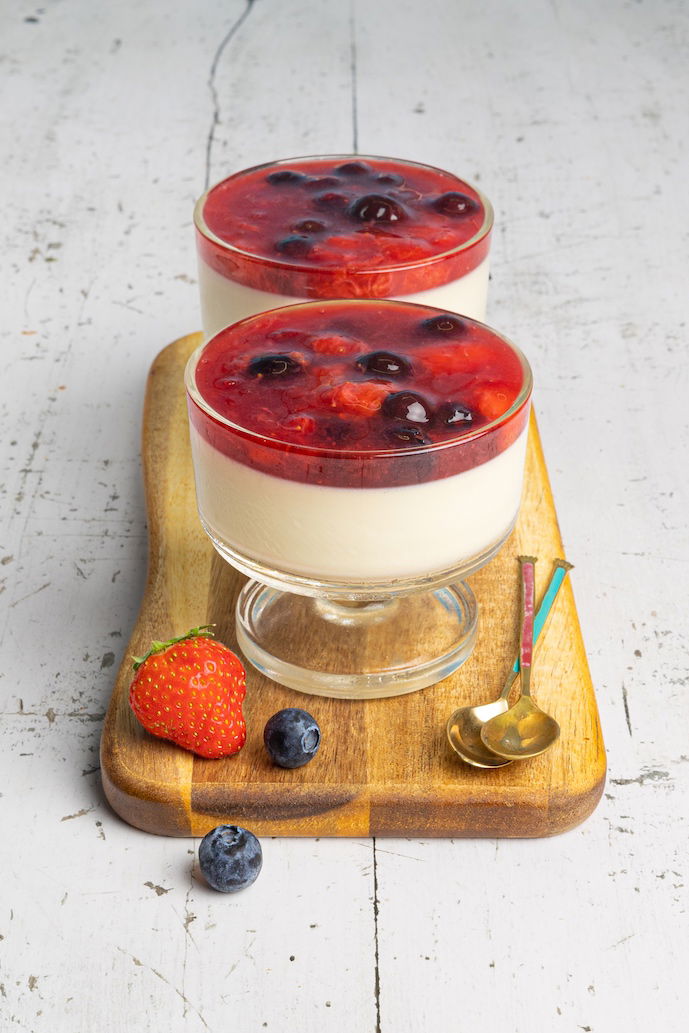 Panna Cotta Met Aardbei En Blauwe Bes 1