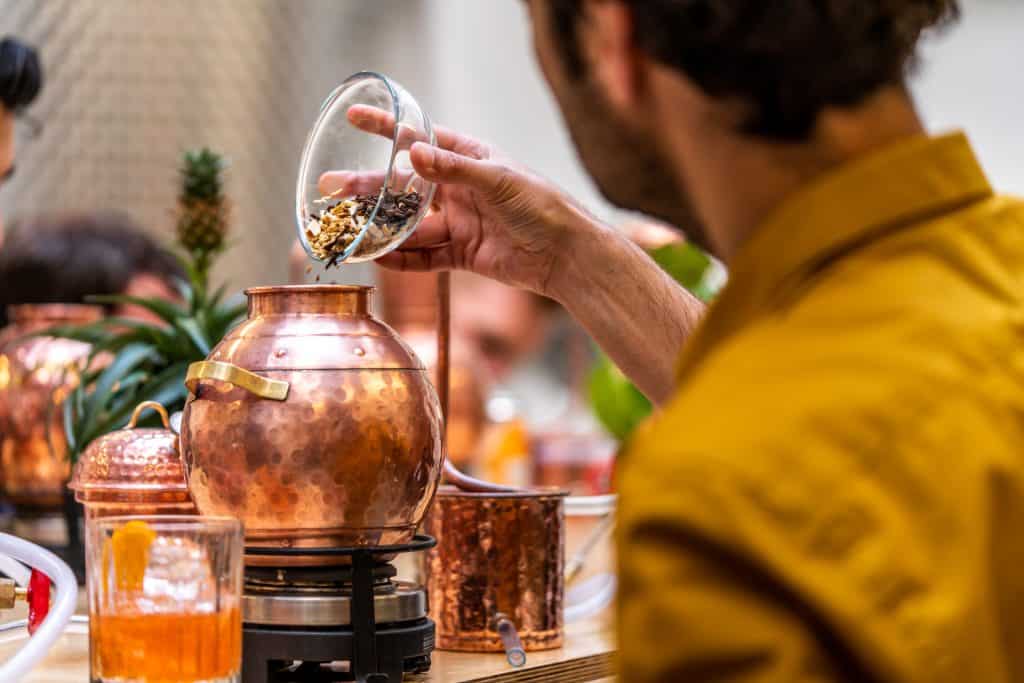 Distillery Experience & Distilleer workshop
