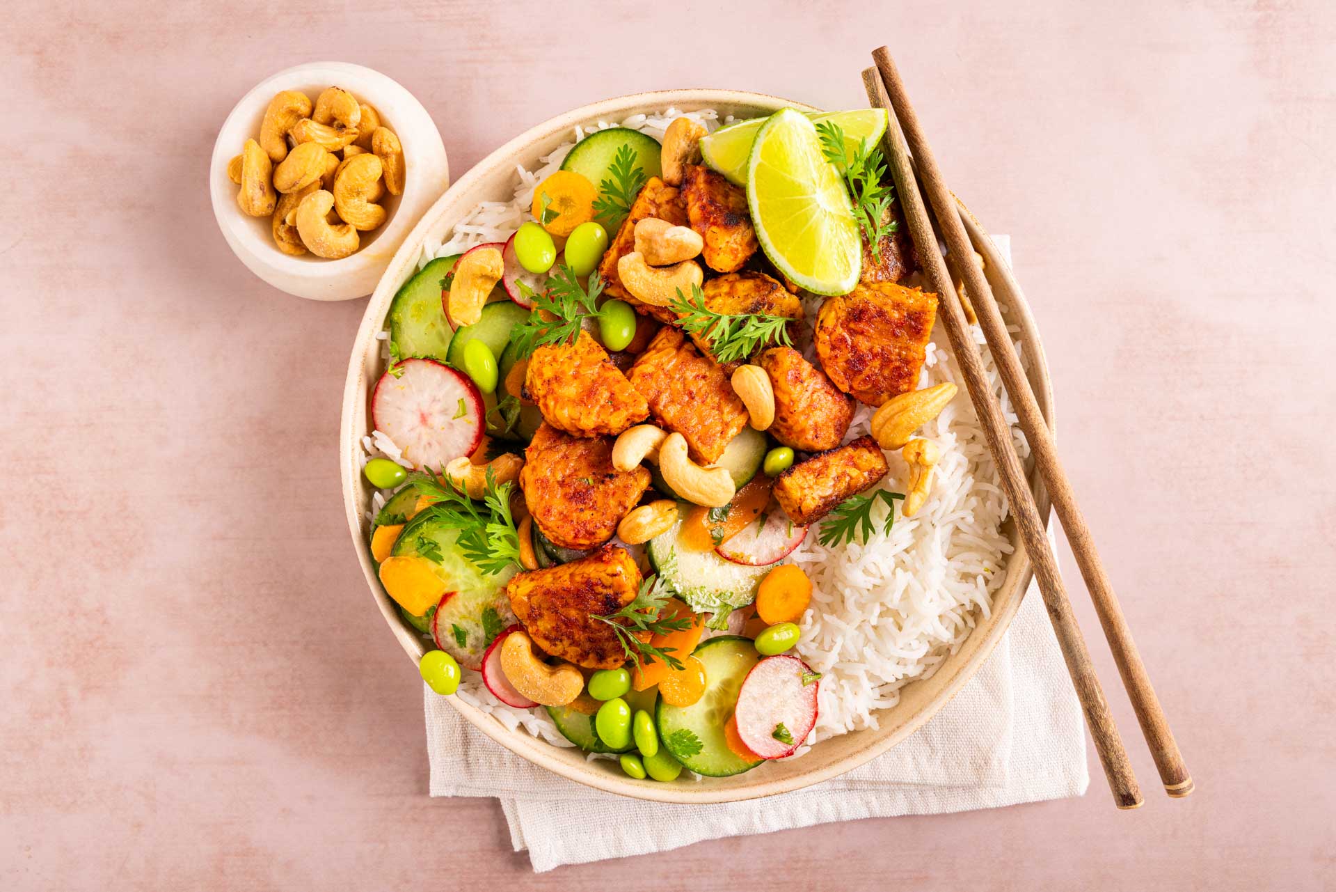 Gemarineerde tempeh met gezuurde groente