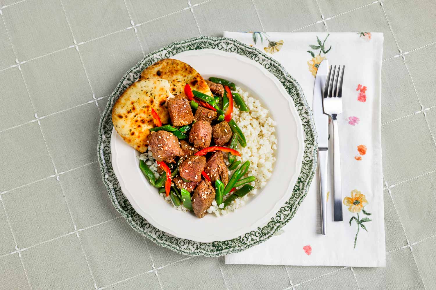 VSZ Rendang Kruiden Gemarineerde Biefstukpuntjes Met Naanbrood 02